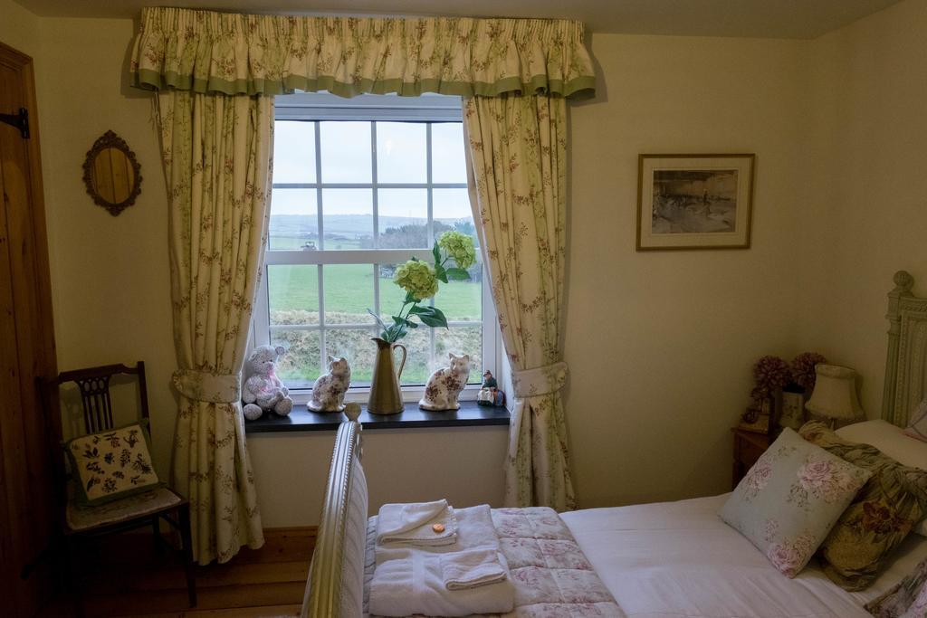 Melorne Farm Bed and Breakfast Camelford Exteriör bild