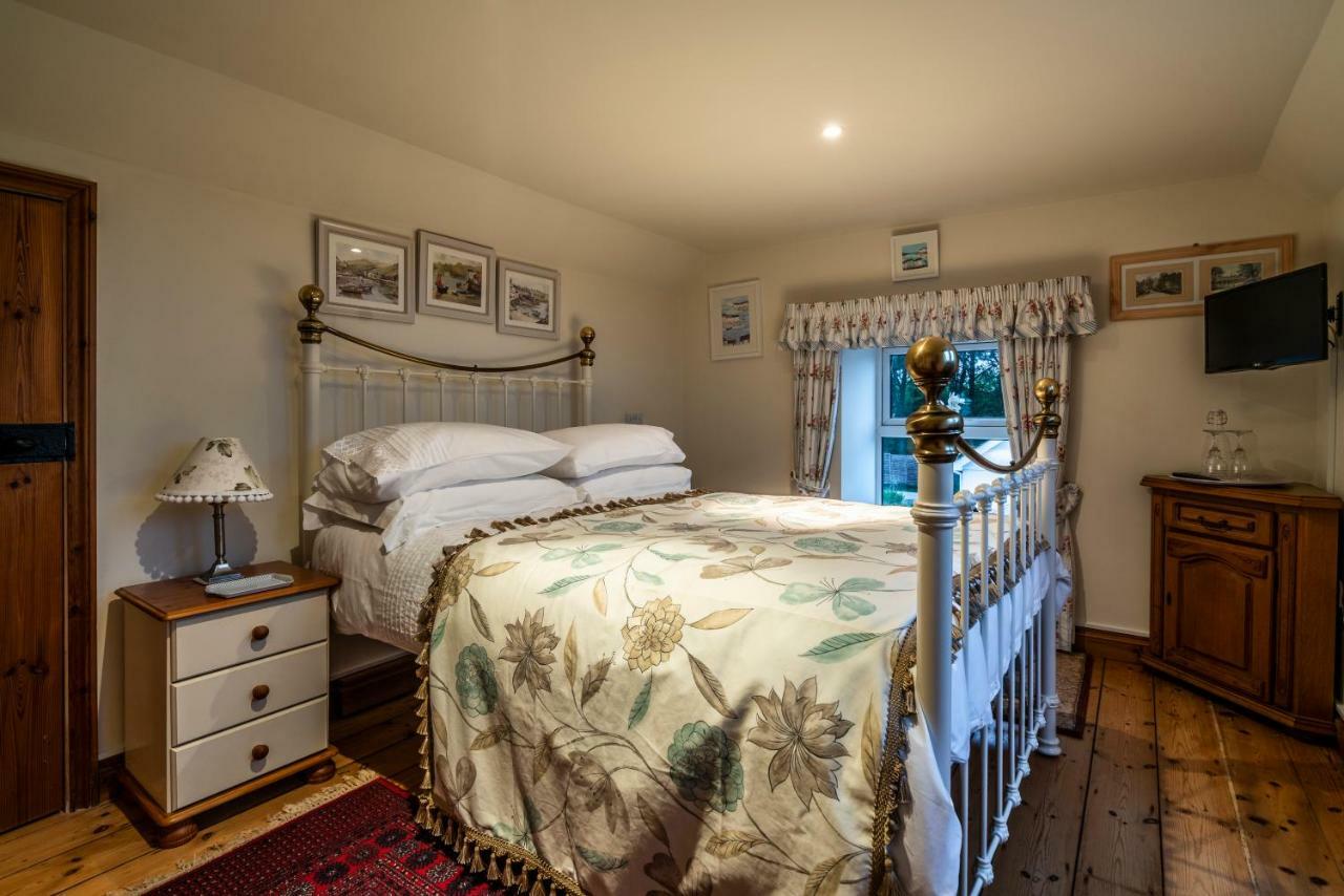 Melorne Farm Bed and Breakfast Camelford Exteriör bild